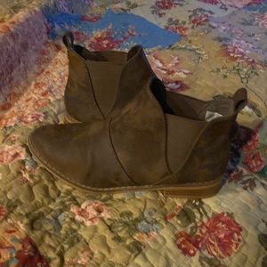 Rocket dog ankle boot!